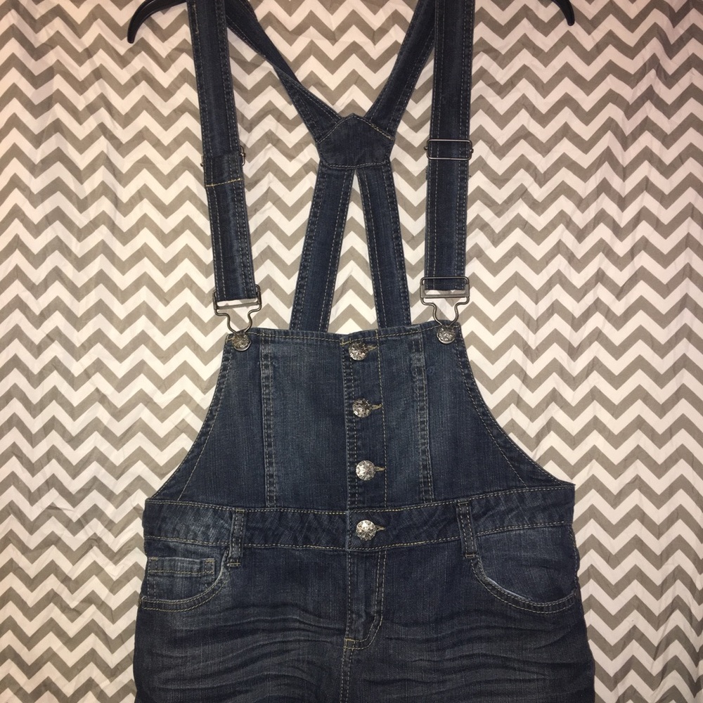 Overall shorts